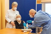 Erste Impfung in Berlin im Bethanien Sophienhaus